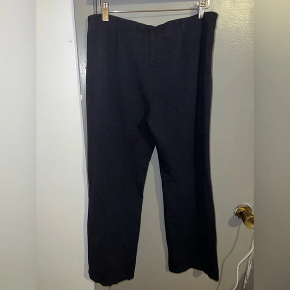 Time and Tru size 16-18 pull on pant Navy. Bottom of the legs has slit opening. - Picture 4 of 4